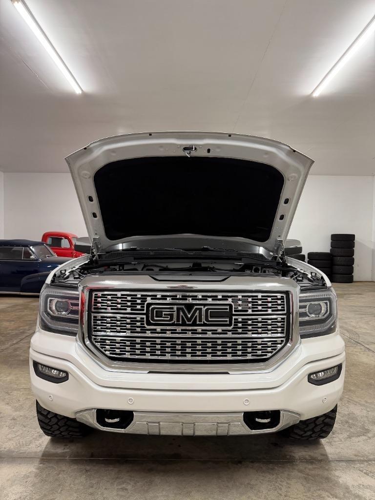 GMC Sierra 1500 Denali Crew Cab Long Box 4WD 2018