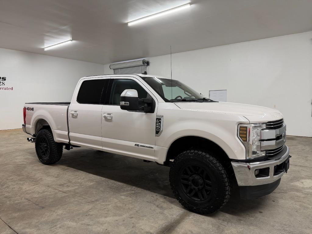 Ford F-250 SD Lariat Crew Cab 4WD 2019