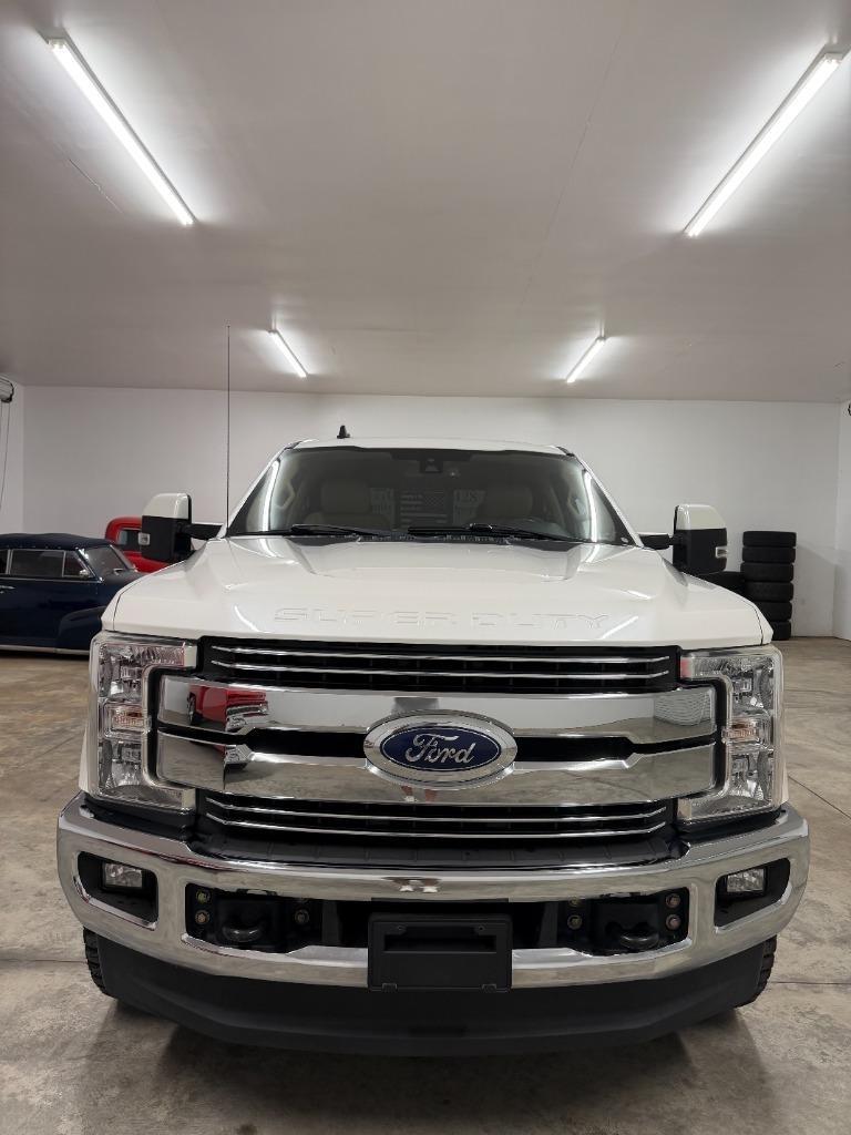 Ford F-250 SD Lariat Crew Cab 4WD 2019