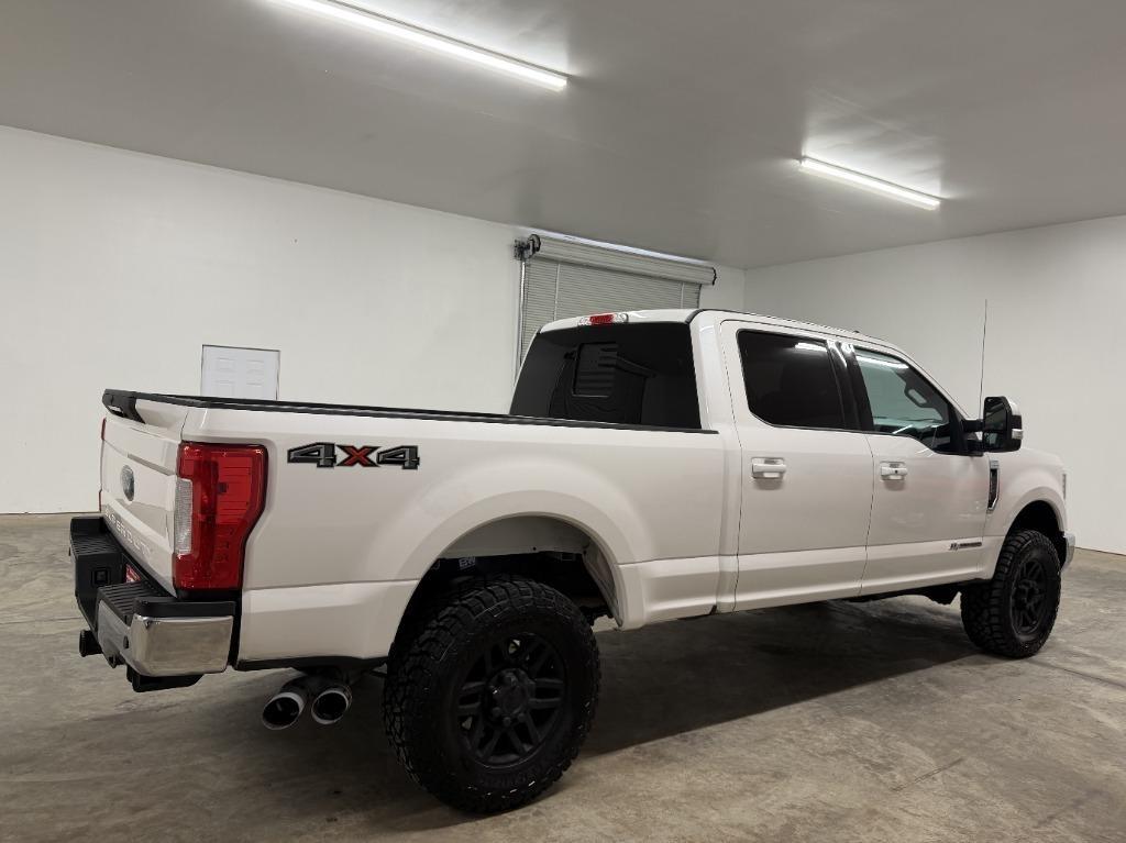 Ford F-250 SD Lariat Crew Cab 4WD 2019