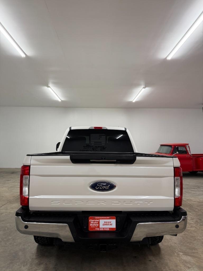 Ford F-250 SD Lariat Crew Cab 4WD 2019