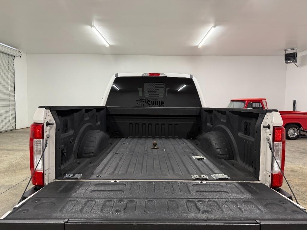 Ford F-250 SD Lariat Crew Cab 4WD 2019