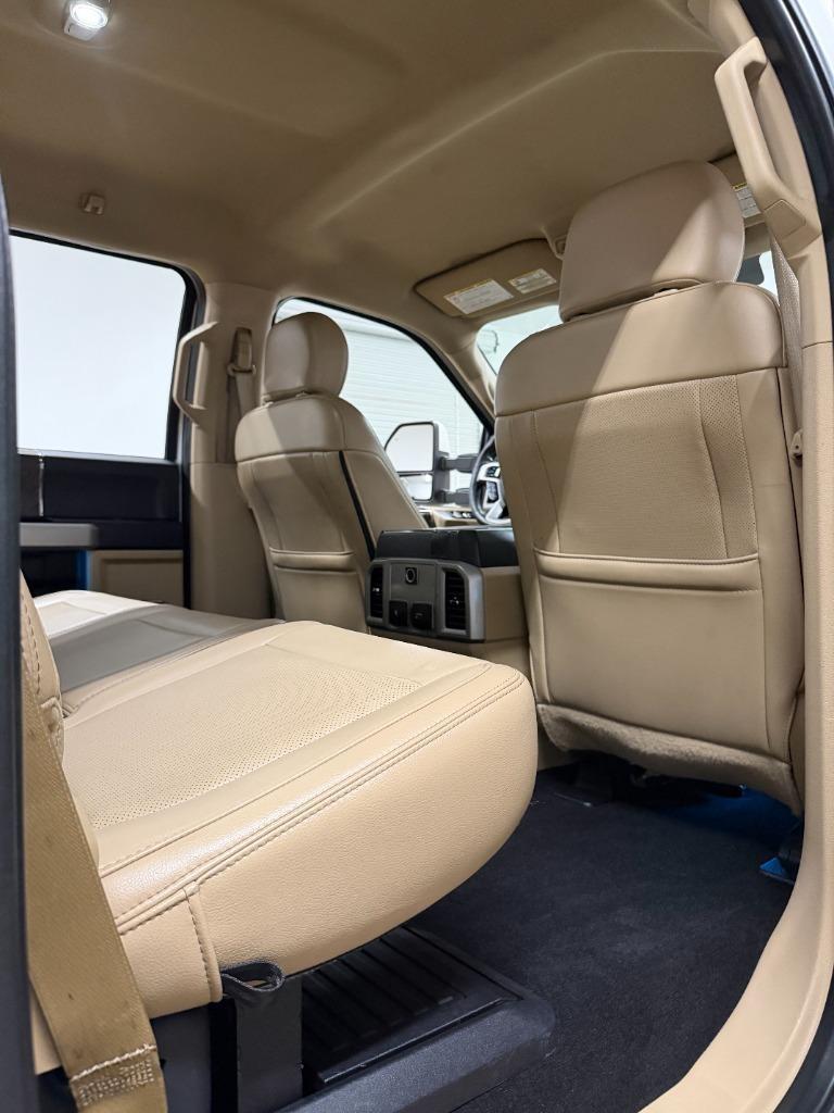 Ford F-250 SD Lariat Crew Cab 4WD 2019