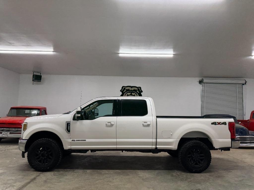 Ford F-250 SD Lariat Crew Cab 4WD 2019