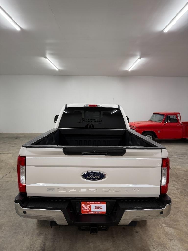 Ford F-250 SD Lariat Crew Cab 4WD 2019