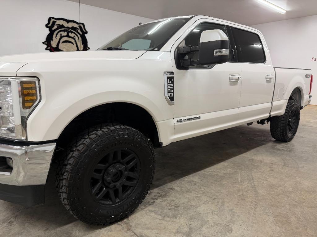 Ford F-250 SD Lariat Crew Cab 4WD 2019
