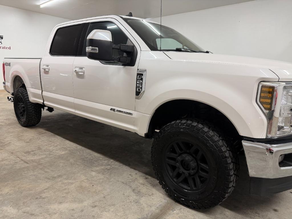 Ford F-250 SD Lariat Crew Cab 4WD 2019