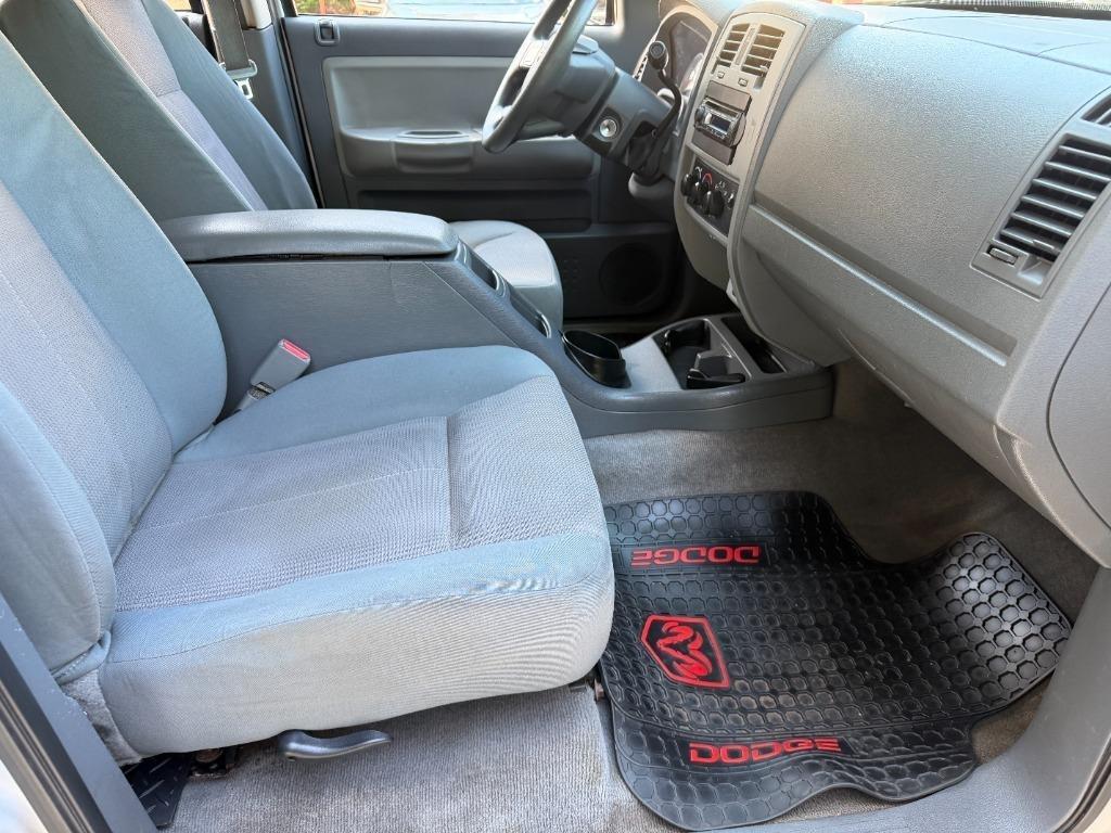Dodge Dakota SLT Quad Cab 2WD 2005