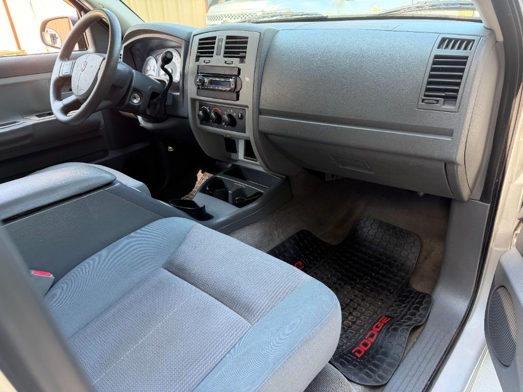 Dodge Dakota SLT Quad Cab 2WD 2005
