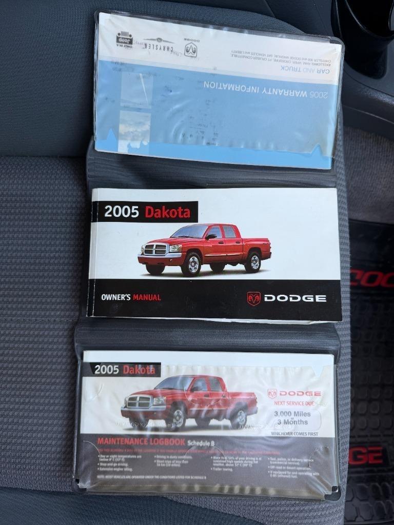 Dodge Dakota SLT Quad Cab 2WD 2005