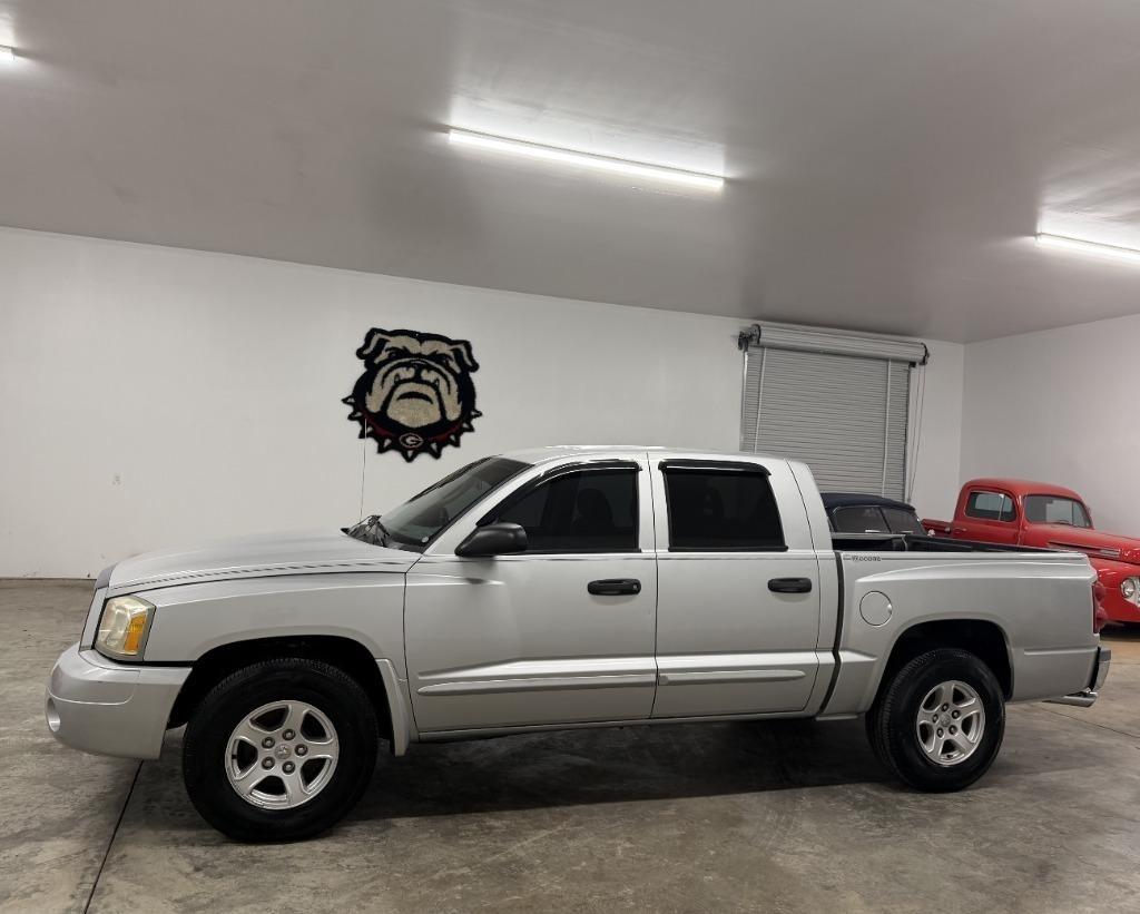 Dodge Dakota SLT Quad Cab 2WD 2005
