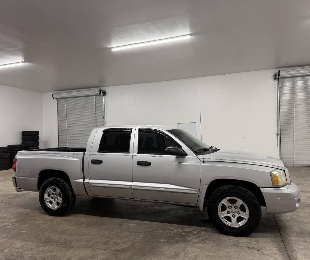 Dodge Dakota SLT Quad Cab 2WD 2005