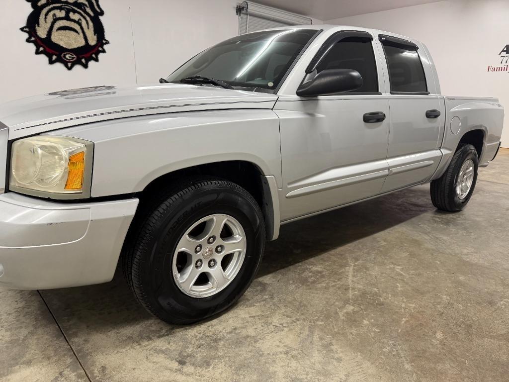 Dodge Dakota SLT Quad Cab 2WD 2005