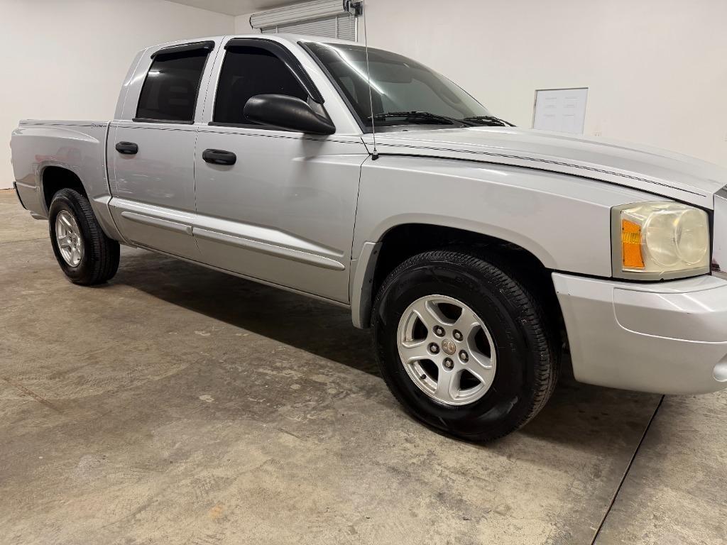 Dodge Dakota SLT Quad Cab 2WD 2005