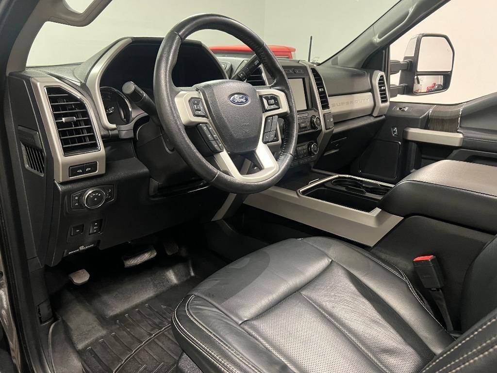 Ford F-250 SD Lariat Crew Cab 4WD 2020