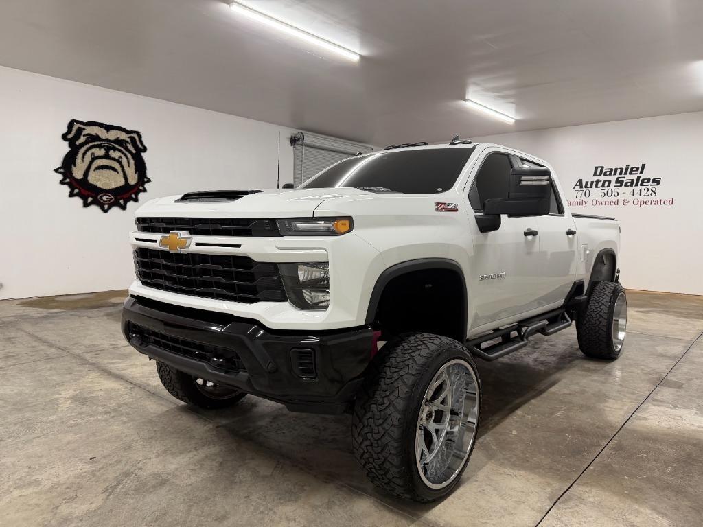 Chevrolet Silverado 2500HD Custom Crew Cab Long Box 4WD 2025