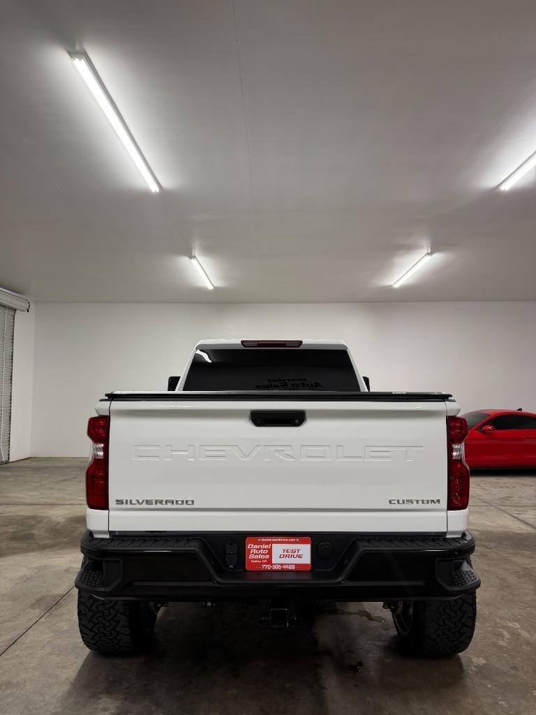 Chevrolet Silverado 2500HD Custom Crew Cab Long Box 4WD 2025