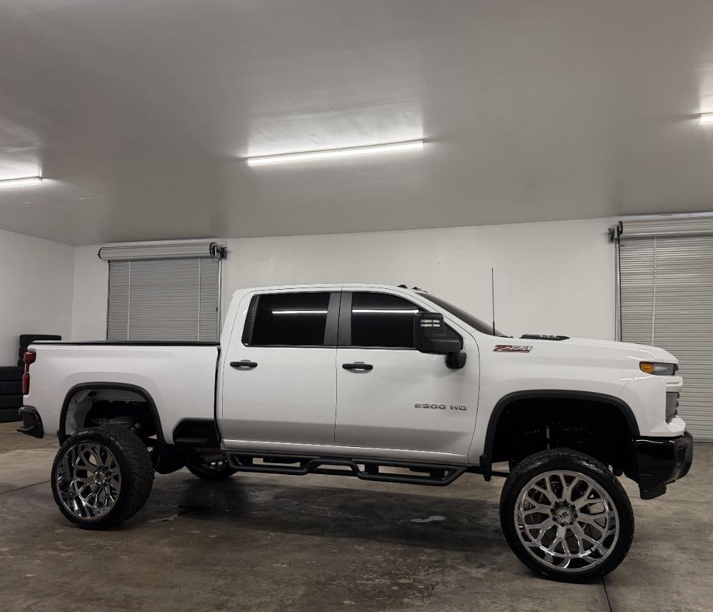 Chevrolet Silverado 2500HD Custom Crew Cab Long Box 4WD 2025