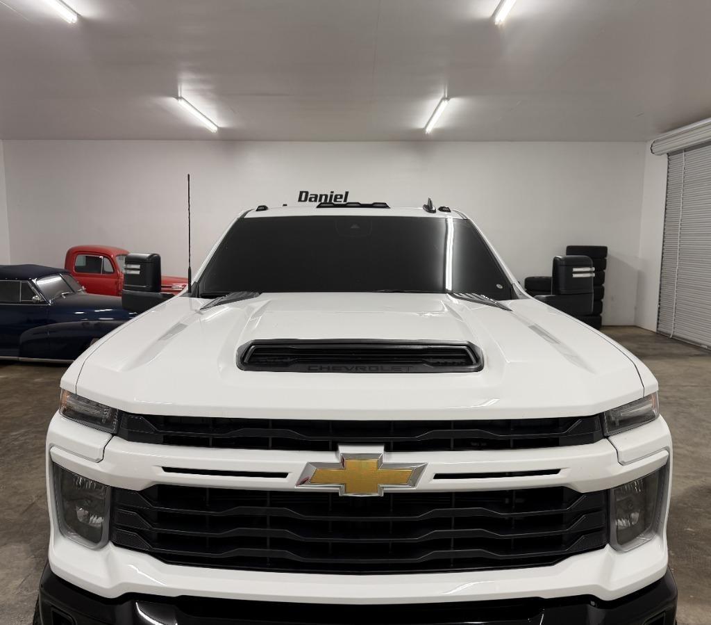 Chevrolet Silverado 2500HD Custom Crew Cab Long Box 4WD 2025