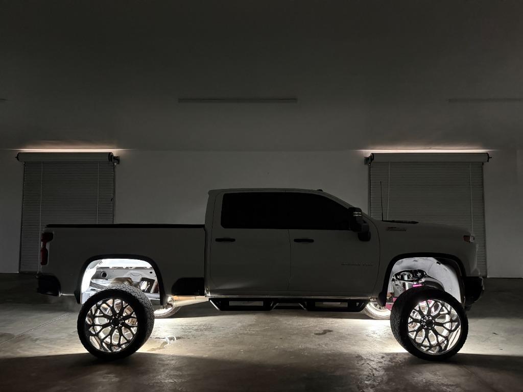 Chevrolet Silverado 2500HD Custom Crew Cab Long Box 4WD 2025