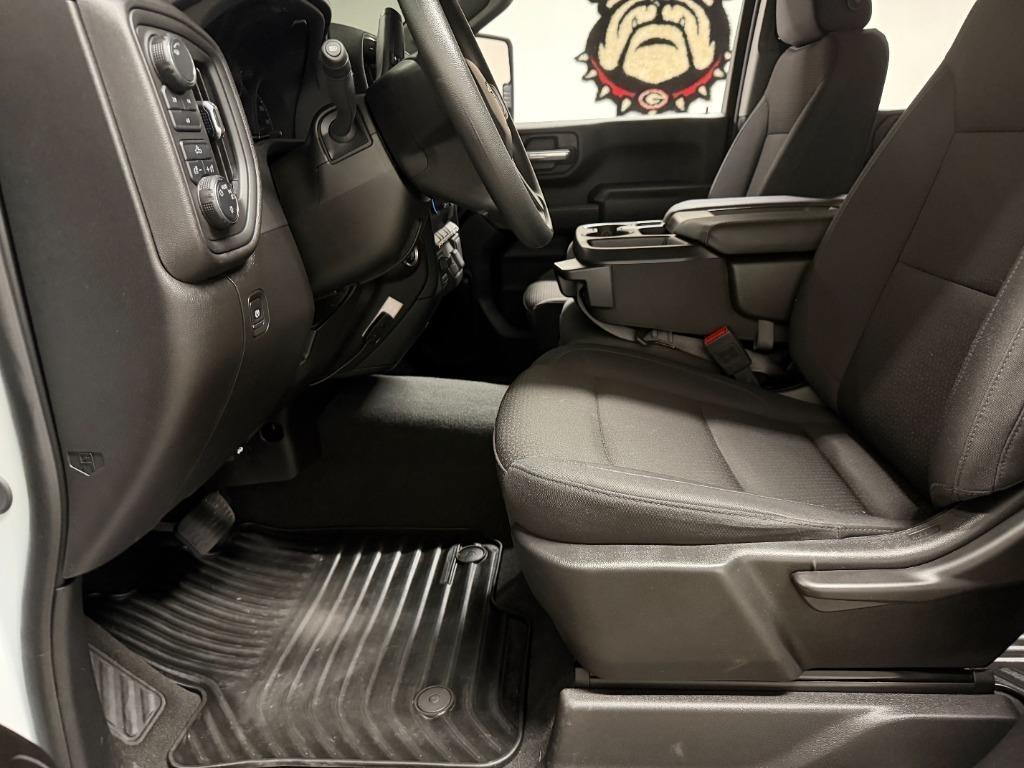 Chevrolet Silverado 2500HD Custom Crew Cab Long Box 4WD 2025