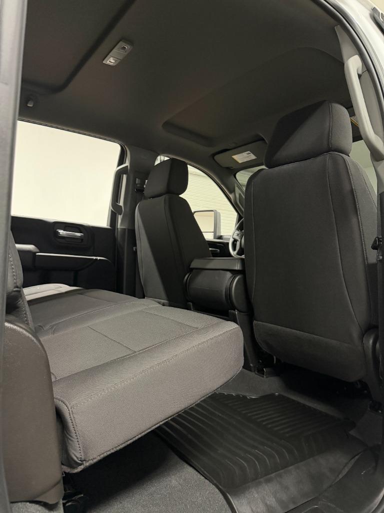 Chevrolet Silverado 2500HD Custom Crew Cab Long Box 4WD 2025