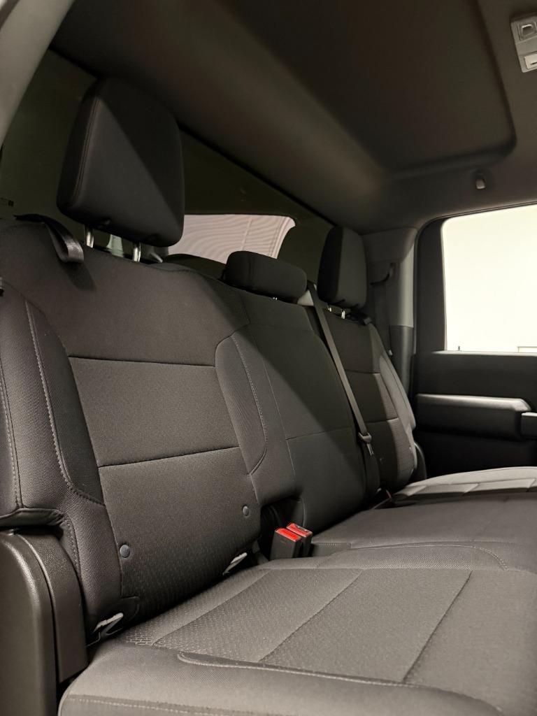 Chevrolet Silverado 2500HD Custom Crew Cab Long Box 4WD 2025
