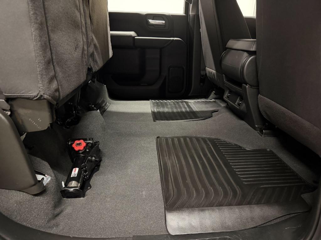 Chevrolet Silverado 2500HD Custom Crew Cab Long Box 4WD 2025