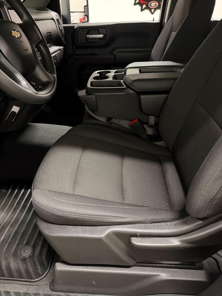 Chevrolet Silverado 2500HD Custom Crew Cab Long Box 4WD 2025