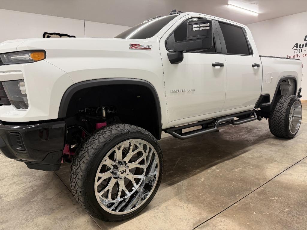 Chevrolet Silverado 2500HD Custom Crew Cab Long Box 4WD 2025