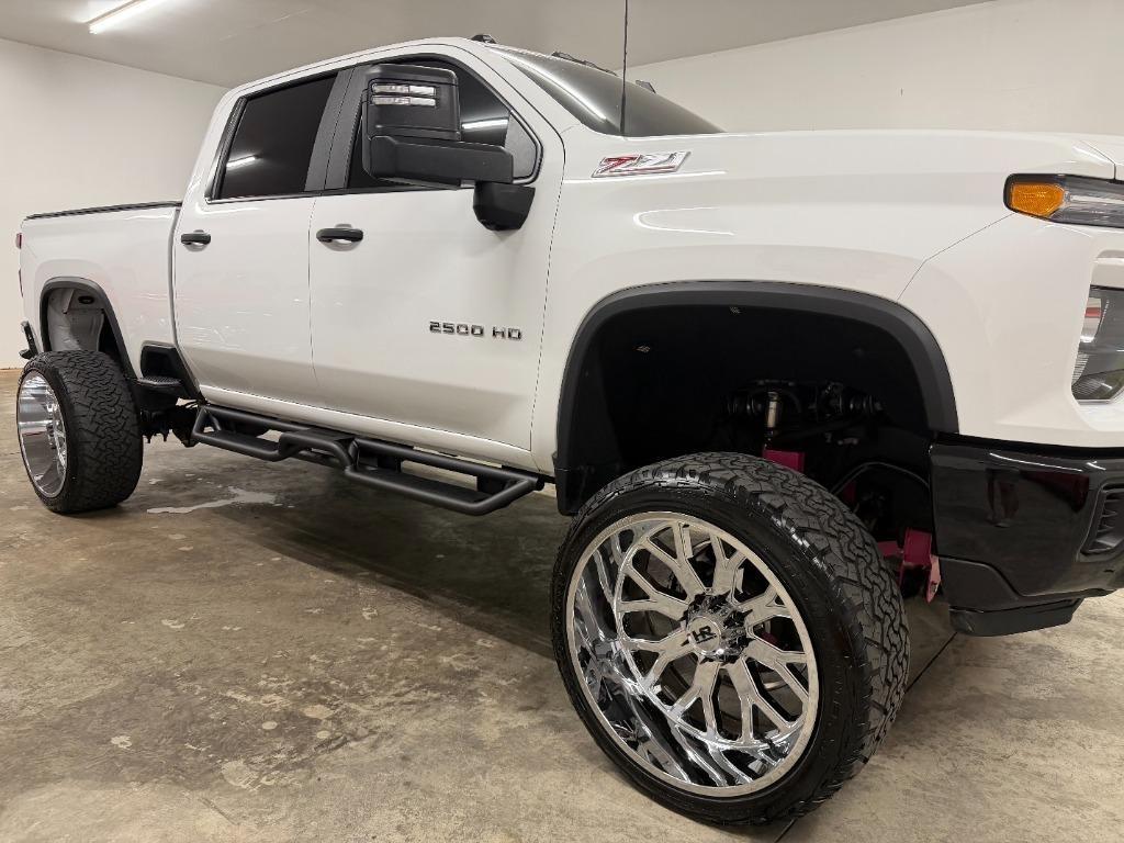 Chevrolet Silverado 2500HD Custom Crew Cab Long Box 4WD 2025