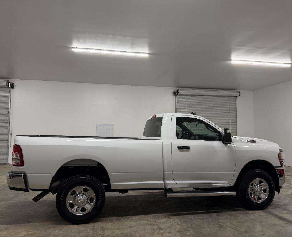 RAM 2500 ST 4WD 2024