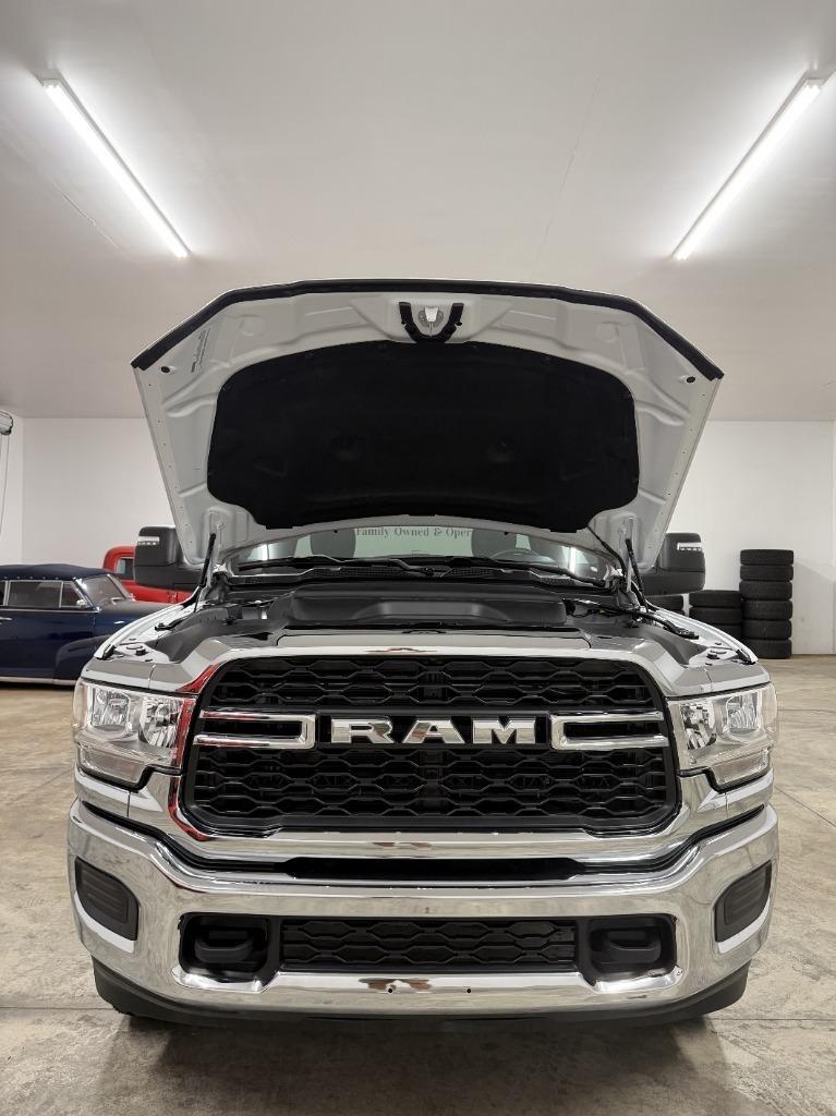 RAM 2500 ST 4WD 2024