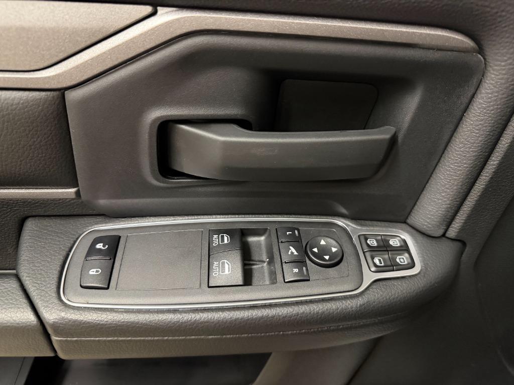 RAM 2500 ST 4WD 2024
