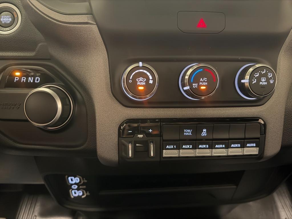 RAM 2500 ST 4WD 2024