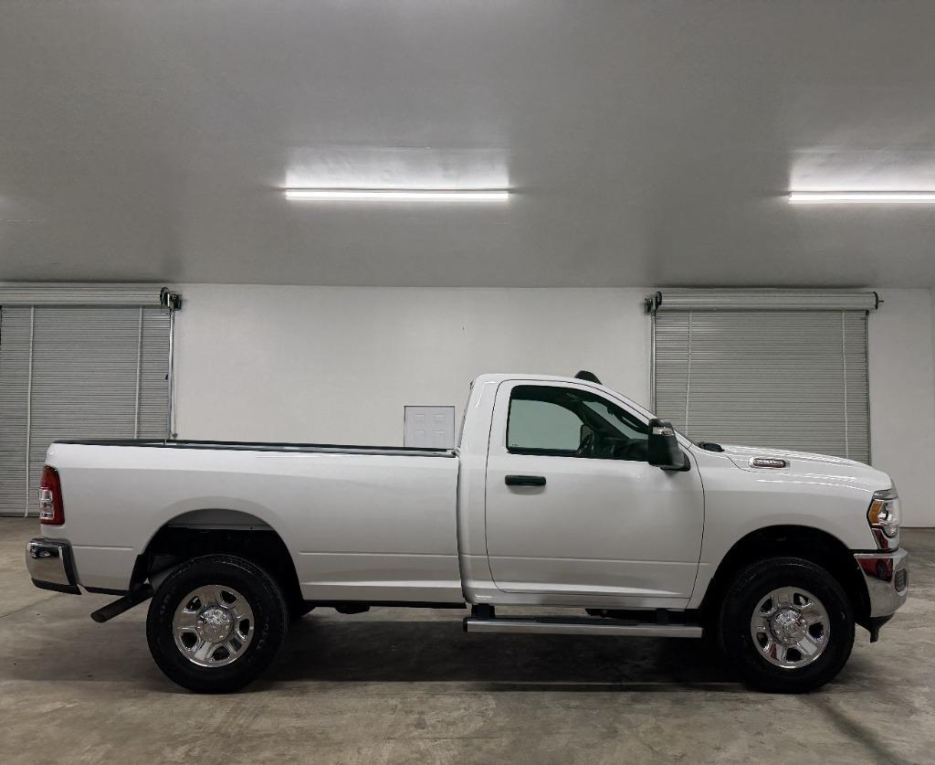 RAM 2500 ST 4WD 2024
