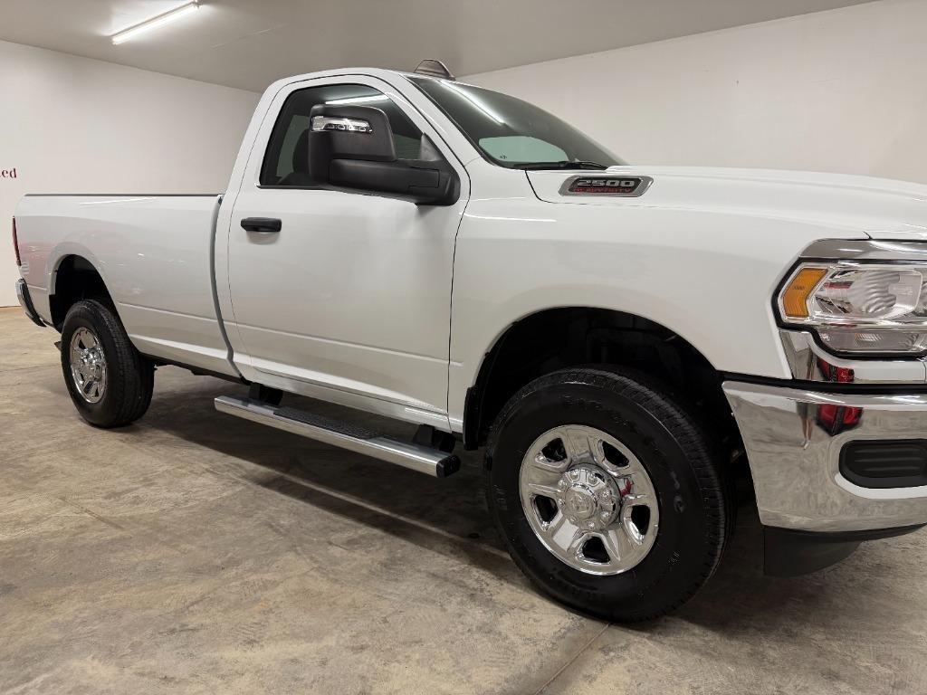 RAM 2500 ST 4WD 2024