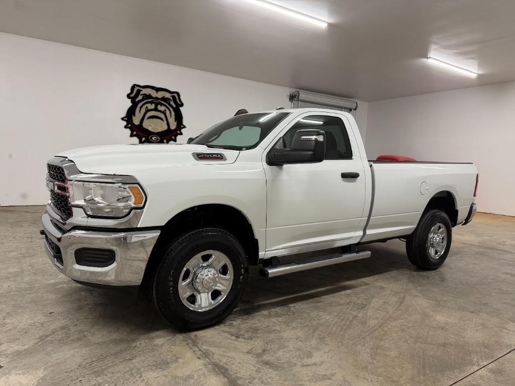 RAM 2500 ST 4WD 2024