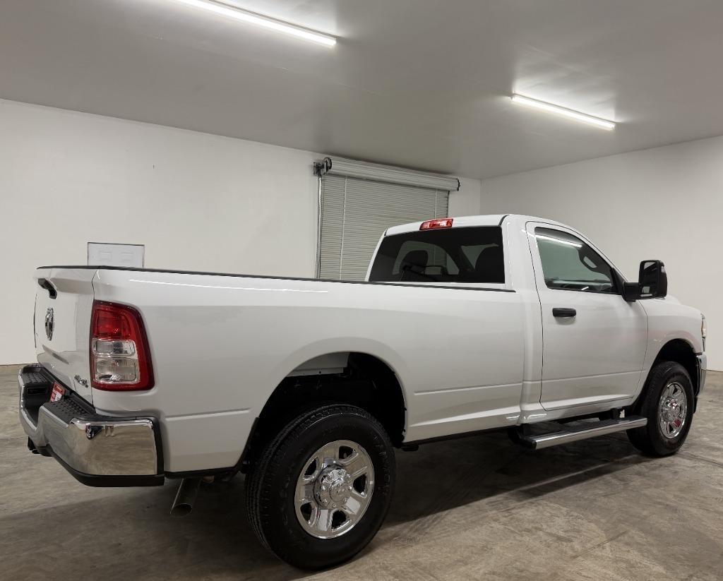 RAM 2500 ST 4WD 2024
