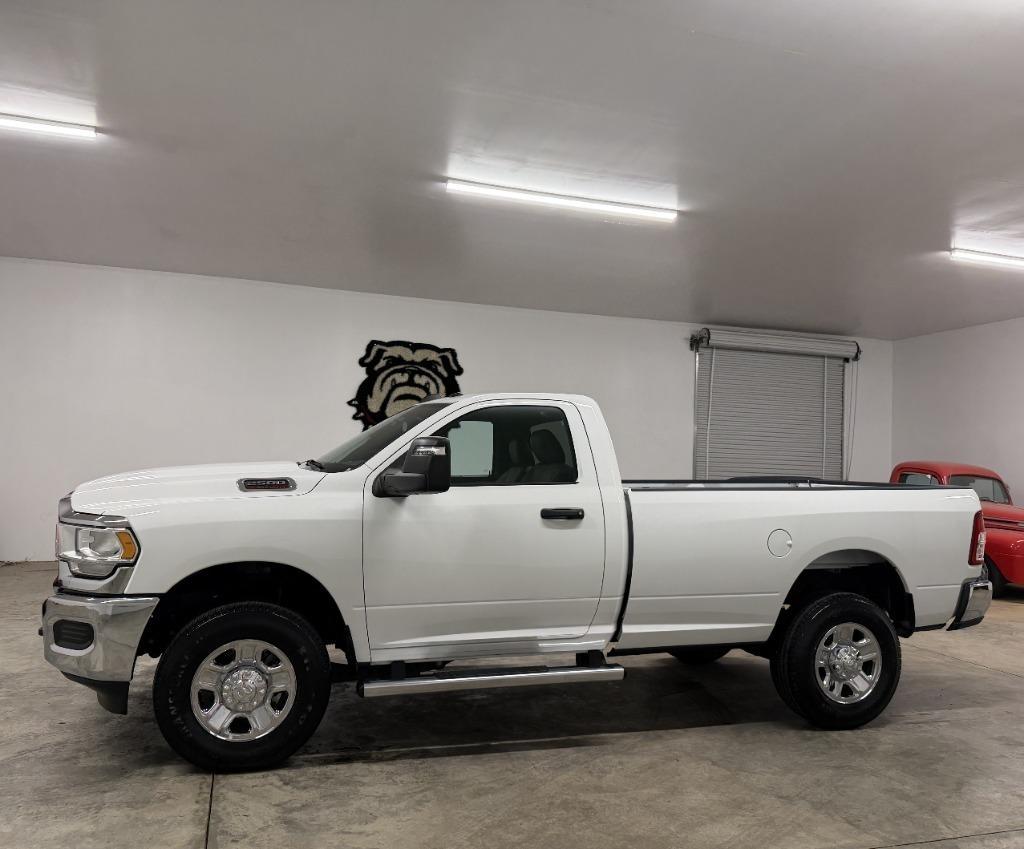 RAM 2500 ST 4WD 2024