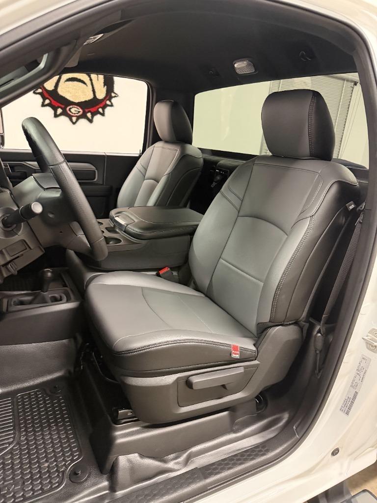 RAM 2500 ST 4WD 2024