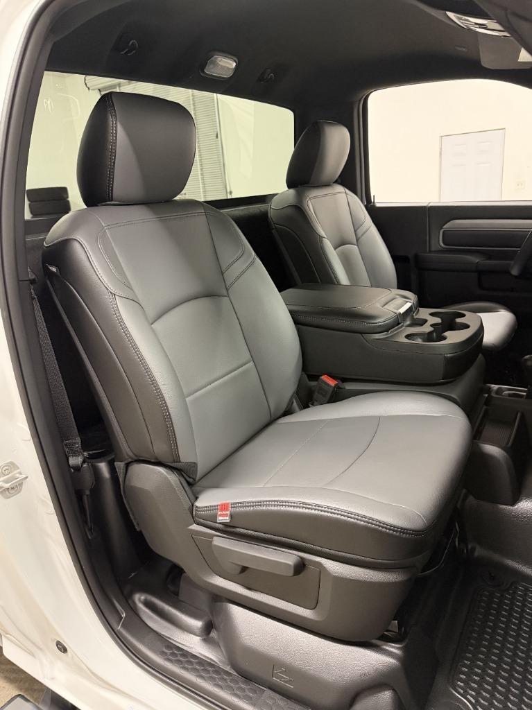 RAM 2500 ST 4WD 2024