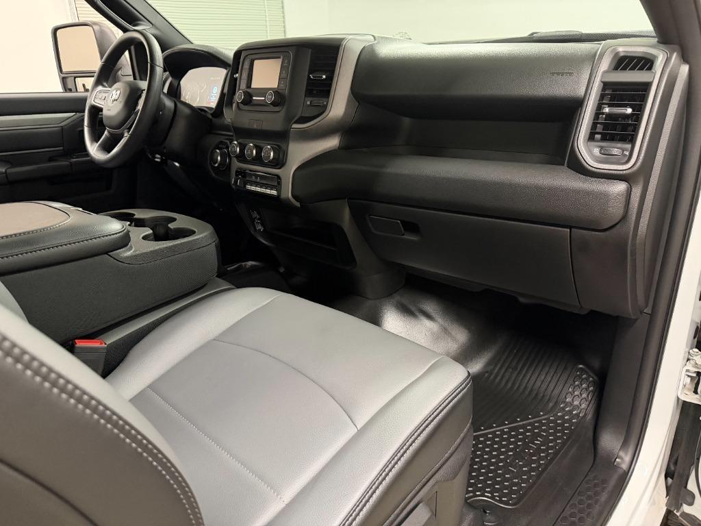 RAM 2500 ST 4WD 2024