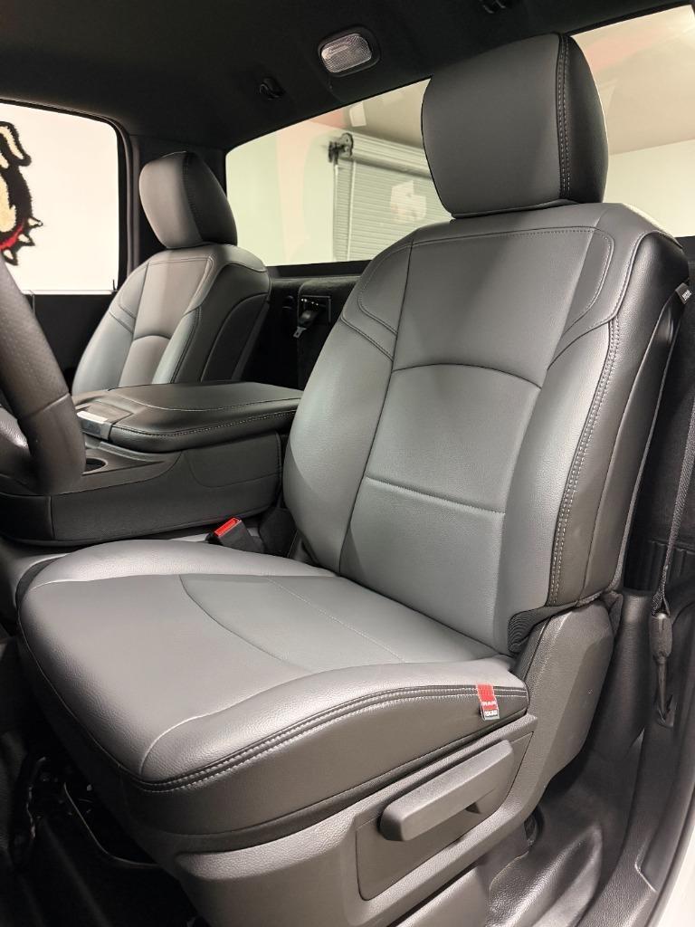 RAM 2500 ST 4WD 2024