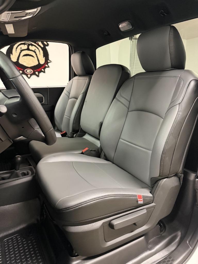 RAM 2500 ST 4WD 2024
