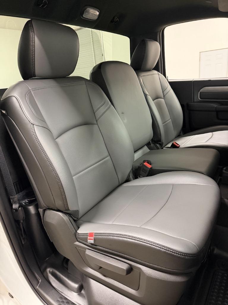 RAM 2500 ST 4WD 2024
