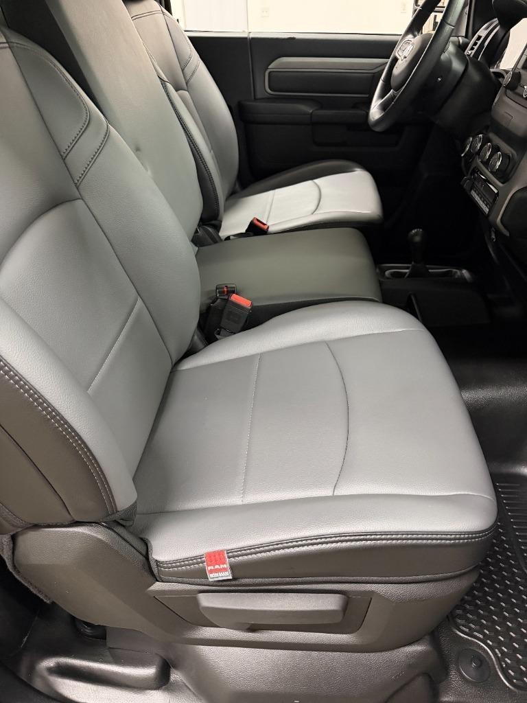 RAM 2500 ST 4WD 2024