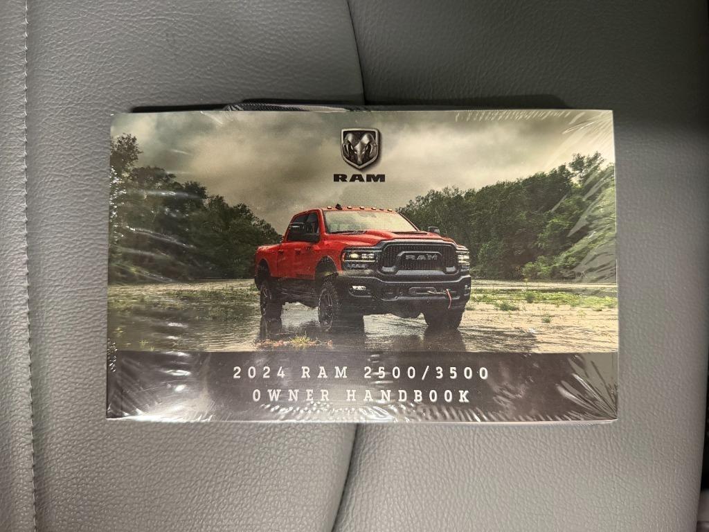 RAM 2500 ST 4WD 2024