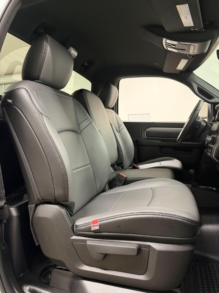 RAM 2500 ST 4WD 2024