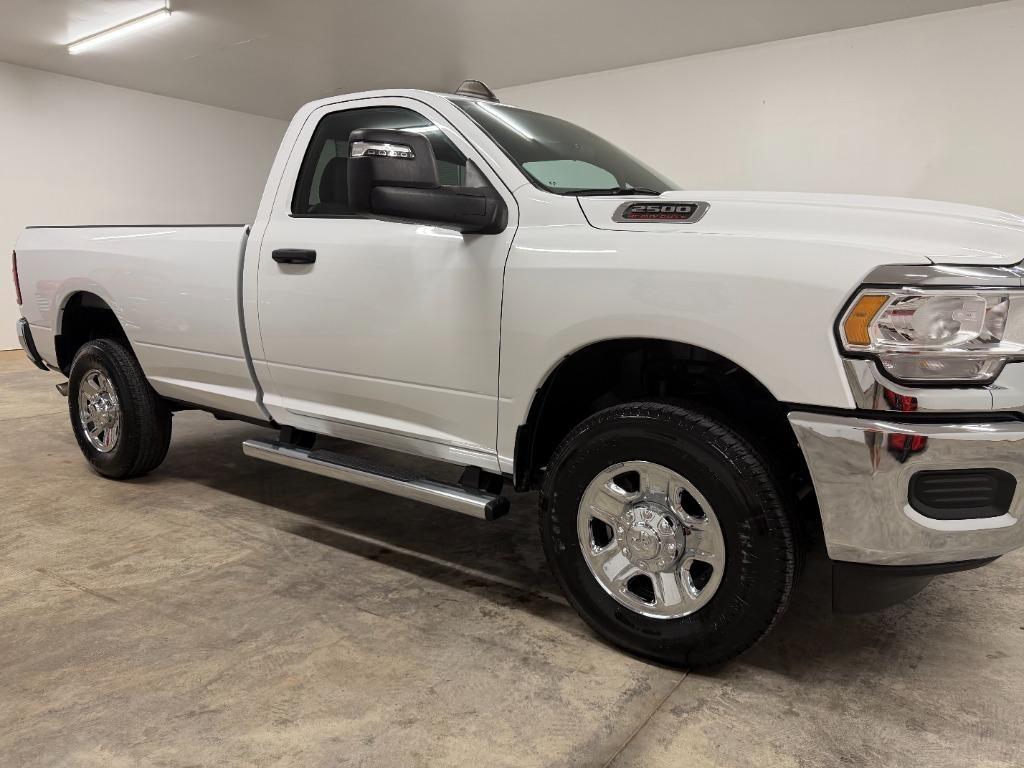 RAM 2500 ST 4WD 2024